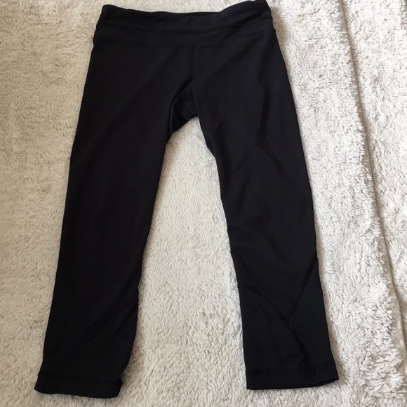 lululemon athletica Pants - LULULEMON Black Cropped Leggings